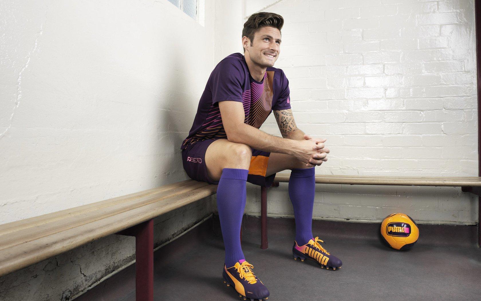 绿茵传奇,保利尼奥天价转会纪录,江湖仍有哥的传说